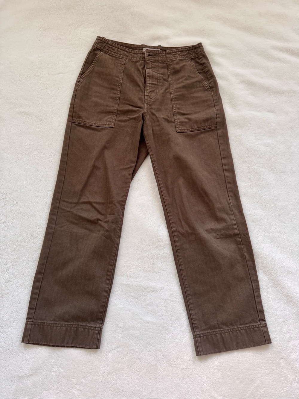 Everlane Women’s Utility Straight-Leg Pants with Subtle Stripes in Olive Green